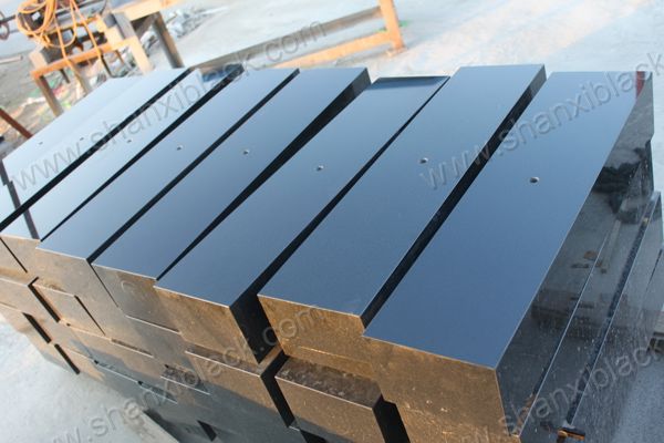 View:Absolute Black-1049